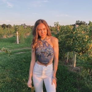 Meet your Posher, Ella